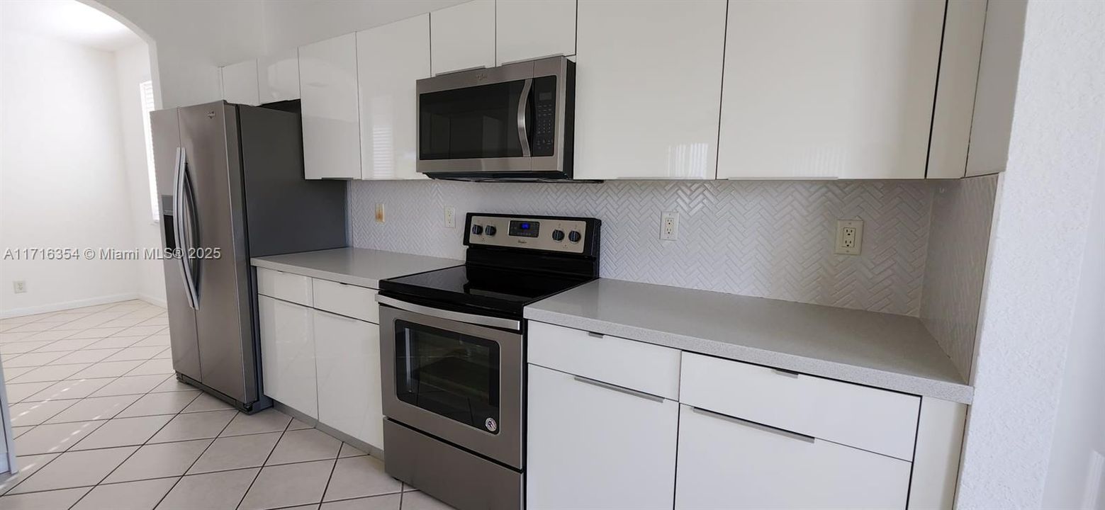 For Rent: $4,500 (4 beds, 2 baths, 2044 Square Feet)