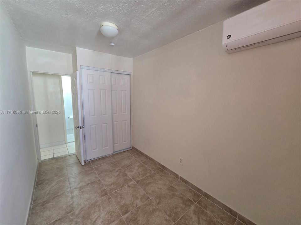 For Rent: $2,900 (3 beds, 2 baths, 899 Square Feet)