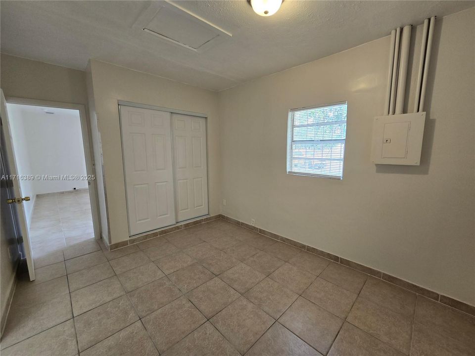 For Rent: $2,900 (3 beds, 2 baths, 899 Square Feet)