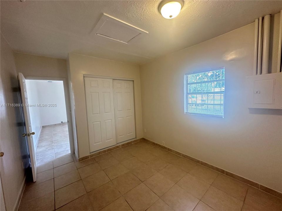 For Rent: $2,900 (3 beds, 2 baths, 899 Square Feet)