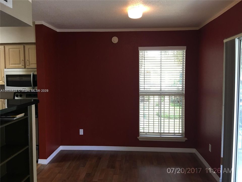 For Rent: $2,200 (2 beds, 2 baths, 1060 Square Feet)