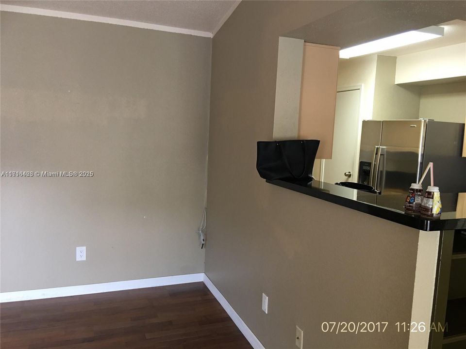 For Rent: $2,200 (2 beds, 2 baths, 1060 Square Feet)