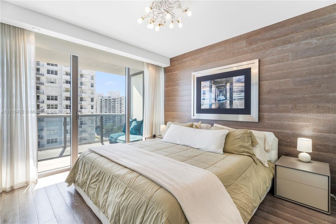 For Sale: $935,000 (1 beds, 1 baths, 778 Square Feet)