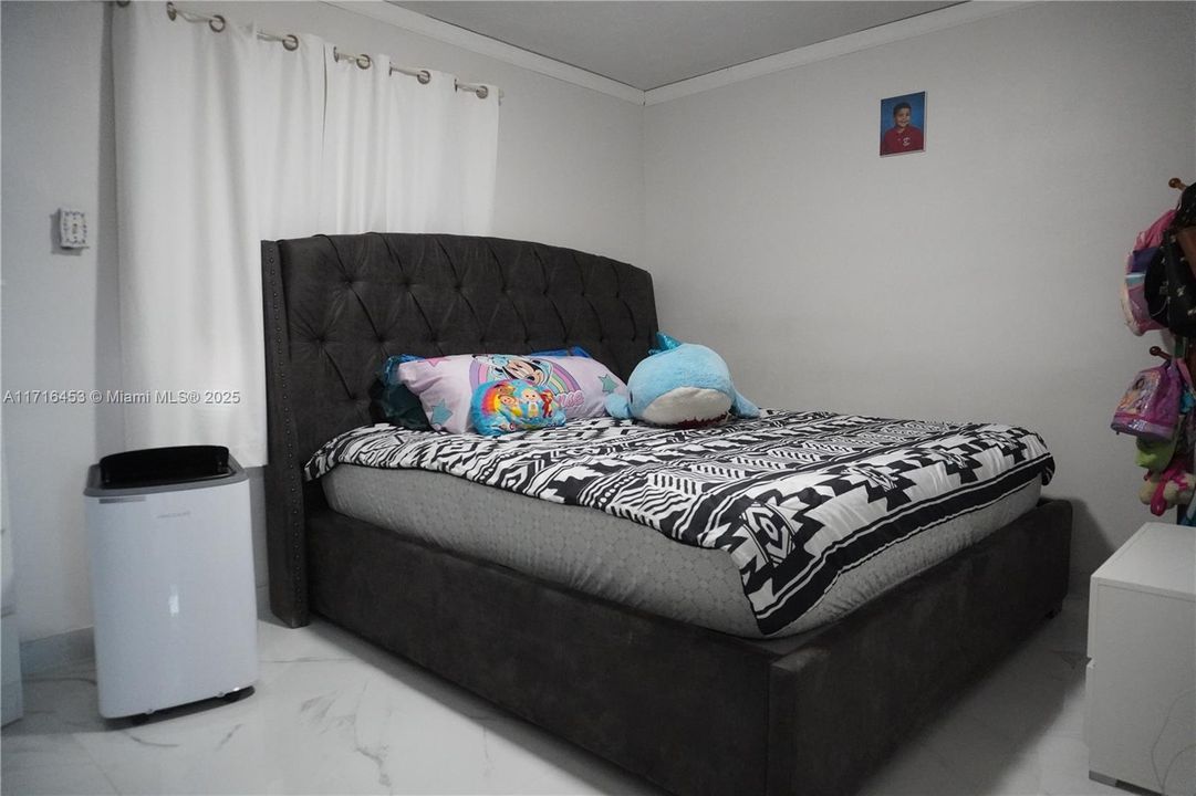 For Sale: $269,000 (2 beds, 1 baths, 648 Square Feet)