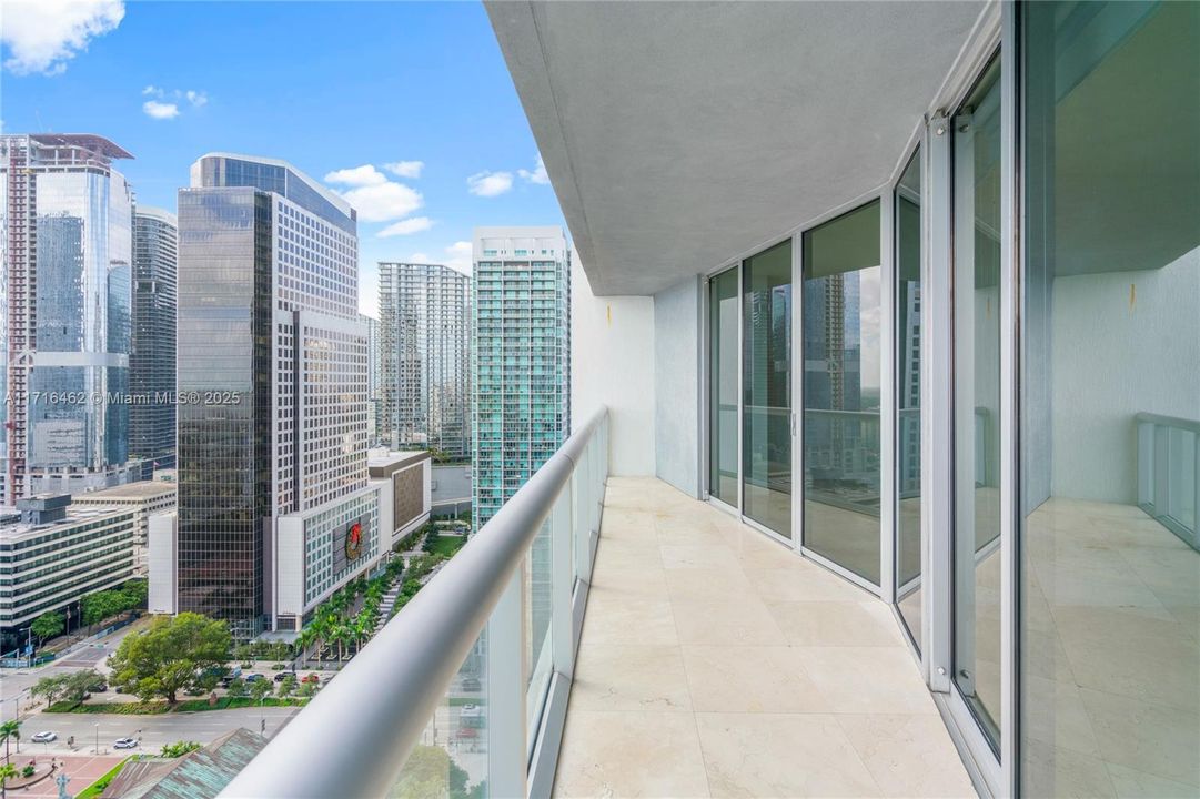 For Sale: $639,000 (1 beds, 1 baths, 1035 Square Feet)