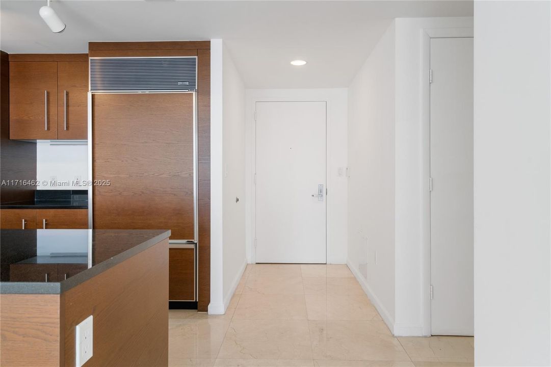 For Sale: $639,000 (1 beds, 1 baths, 1035 Square Feet)