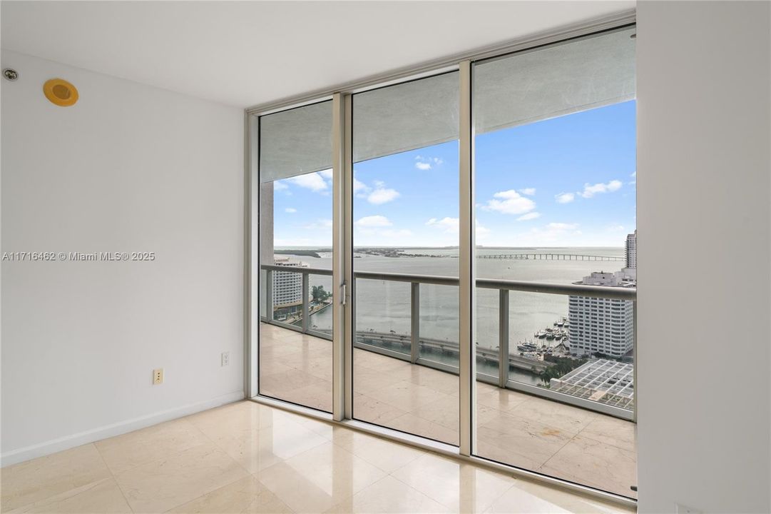 For Sale: $639,000 (1 beds, 1 baths, 1035 Square Feet)