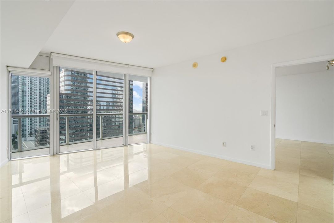 For Sale: $639,000 (1 beds, 1 baths, 1035 Square Feet)