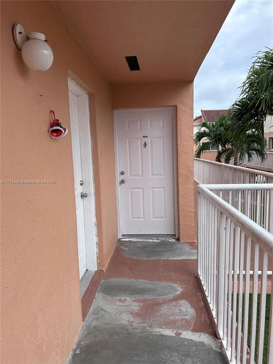 For Rent: $2,150 (2 beds, 2 baths, 1060 Square Feet)