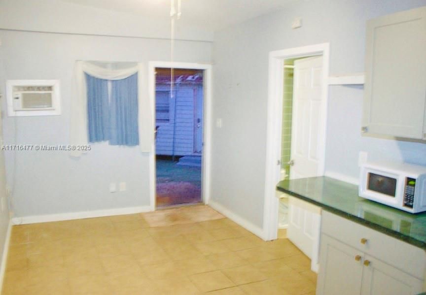 For Sale: $440,000 (3 beds, 2 baths, 1222 Square Feet)