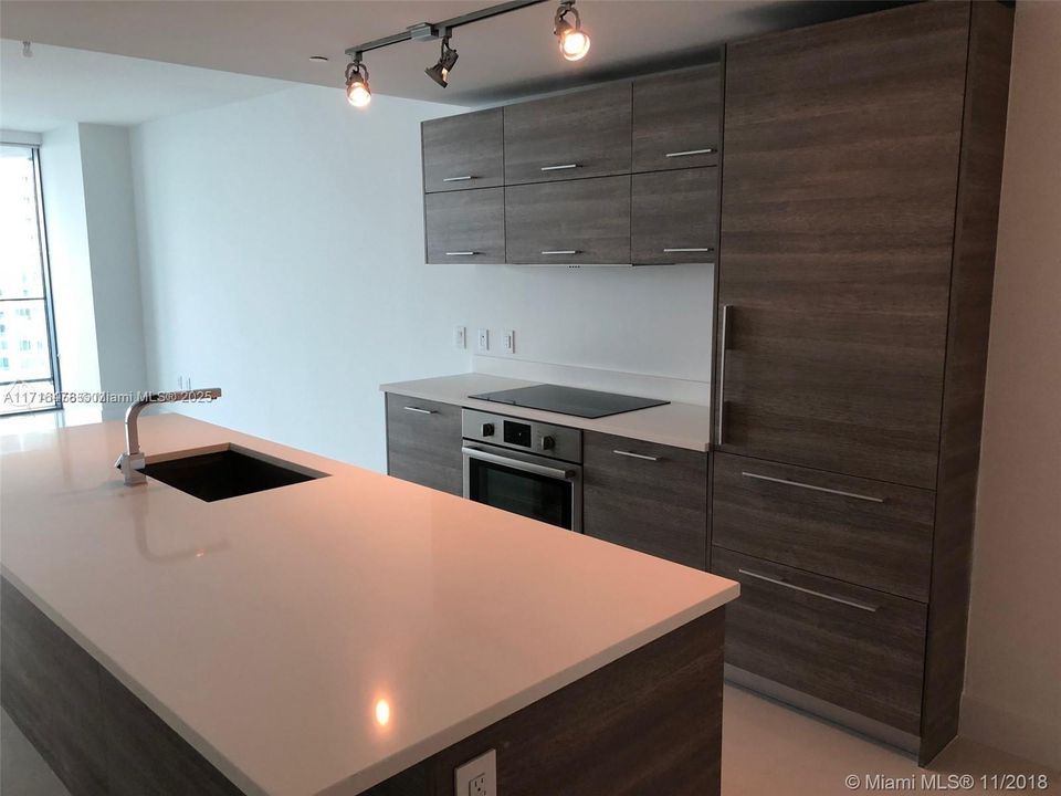 For Rent: $6,000 (2 beds, 3 baths, 1198 Square Feet)