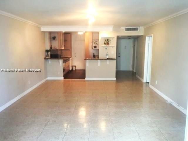 For Rent: $3,600 (2 beds, 2 baths, 1050 Square Feet)