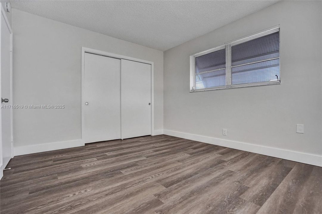 For Sale: $179,900 (2 beds, 2 baths, 970 Square Feet)