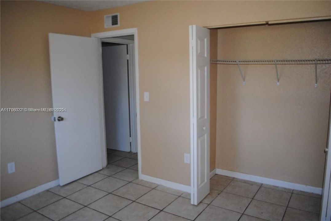 For Rent: $2,800 (3 beds, 2 baths, 1140 Square Feet)