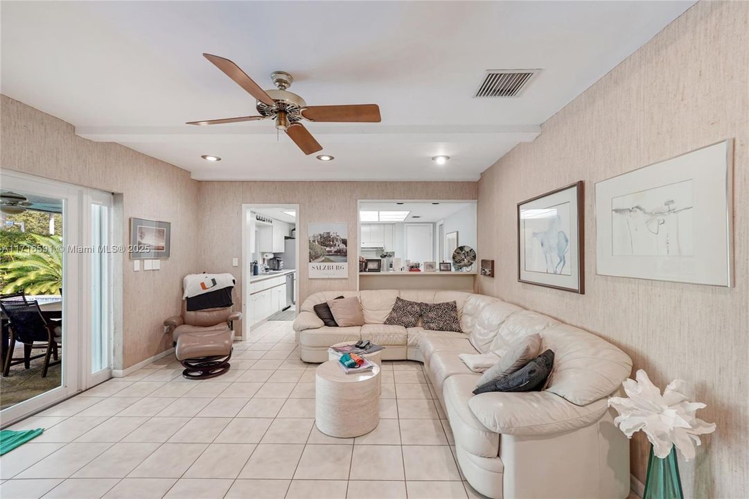 For Sale: $1,280,000 (4 beds, 3 baths, 2364 Square Feet)