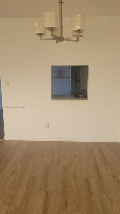 For Rent: $1,700 (2 beds, 2 baths, 880 Square Feet)