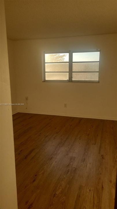 For Rent: $1,700 (2 beds, 2 baths, 880 Square Feet)