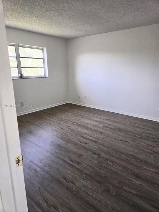 For Rent: $1,700 (2 beds, 2 baths, 880 Square Feet)