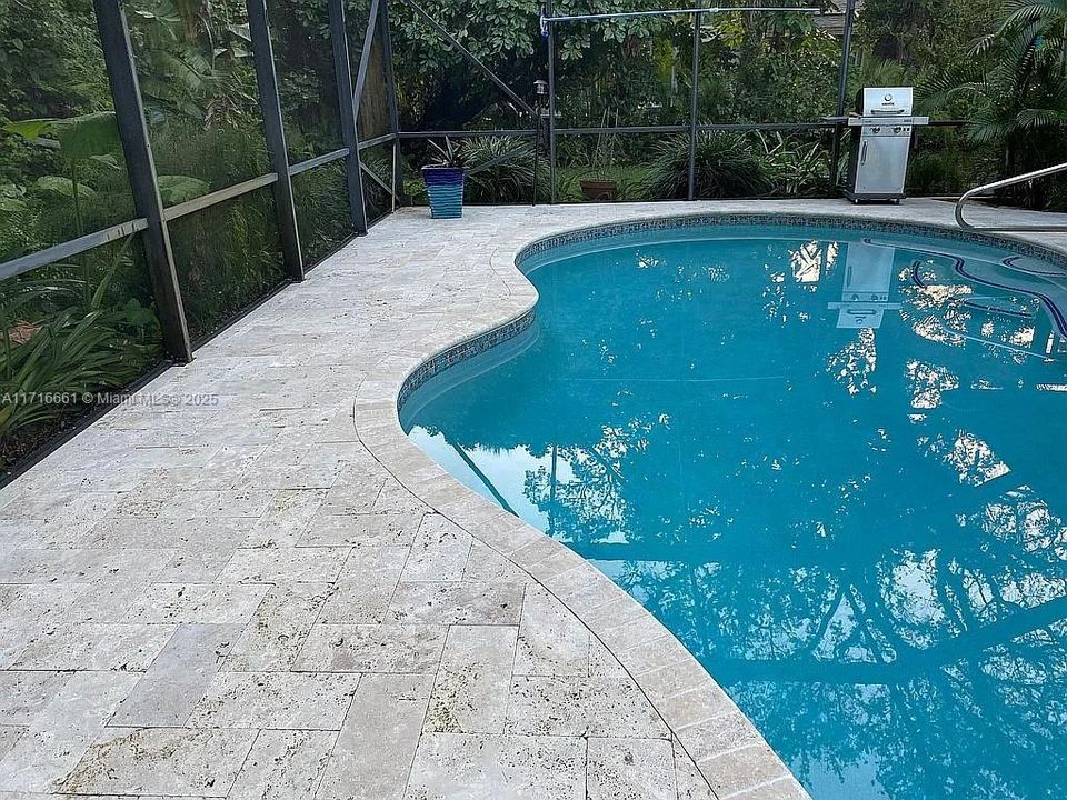 En Venta: $1,300,000 (3 camas, 2 baños, 1670 Pies cuadrados)