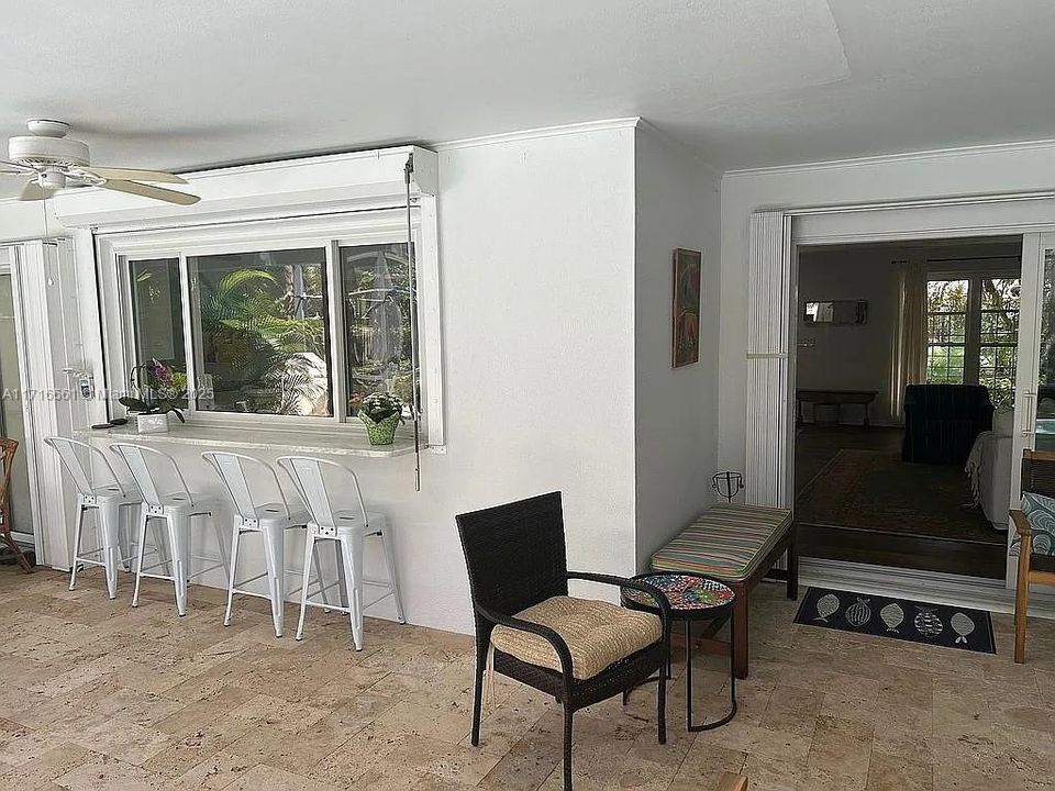 En Venta: $1,300,000 (3 camas, 2 baños, 1670 Pies cuadrados)