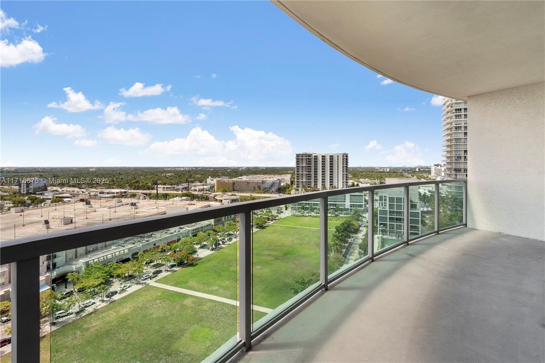 Large balcony overlooking Midtown