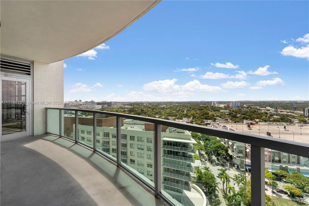 Large balcony overlooking Midtown