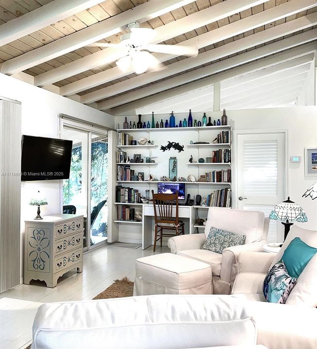 Vendido Recientemente: $599,000 (2 camas, 1 baños, 864 Pies cuadrados)