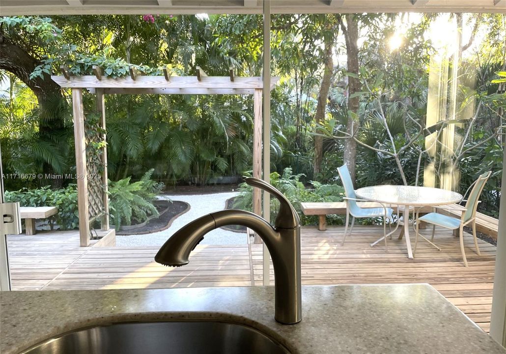 Vendido Recientemente: $599,000 (2 camas, 1 baños, 864 Pies cuadrados)