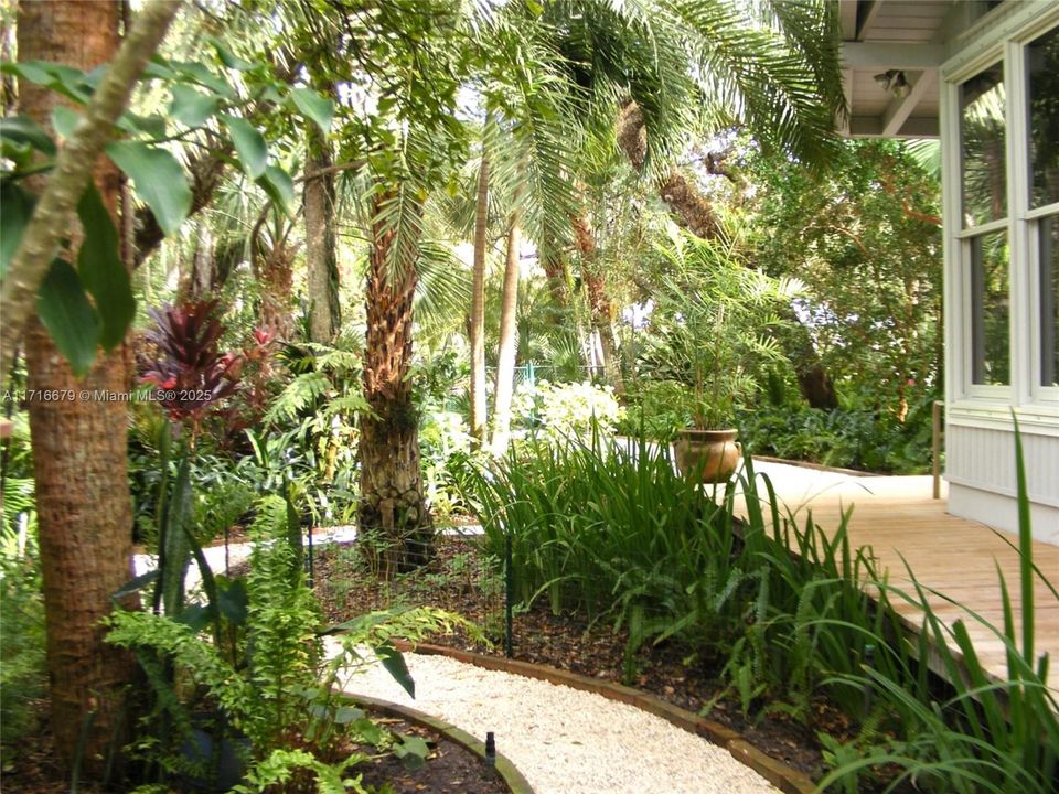 Vendido Recientemente: $599,000 (2 camas, 1 baños, 864 Pies cuadrados)