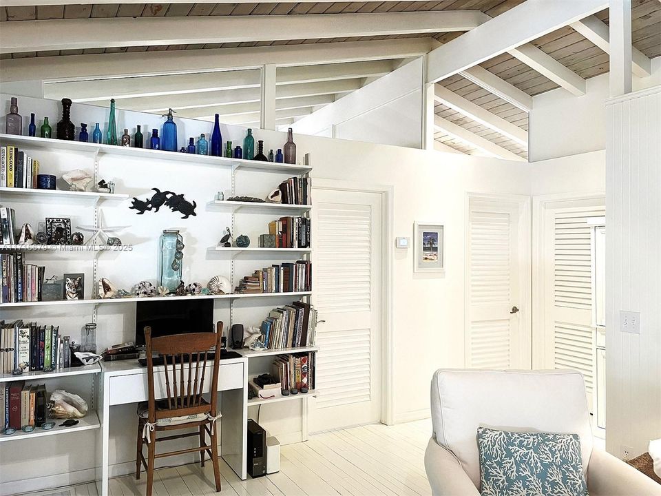 Vendido Recientemente: $599,000 (2 camas, 1 baños, 864 Pies cuadrados)