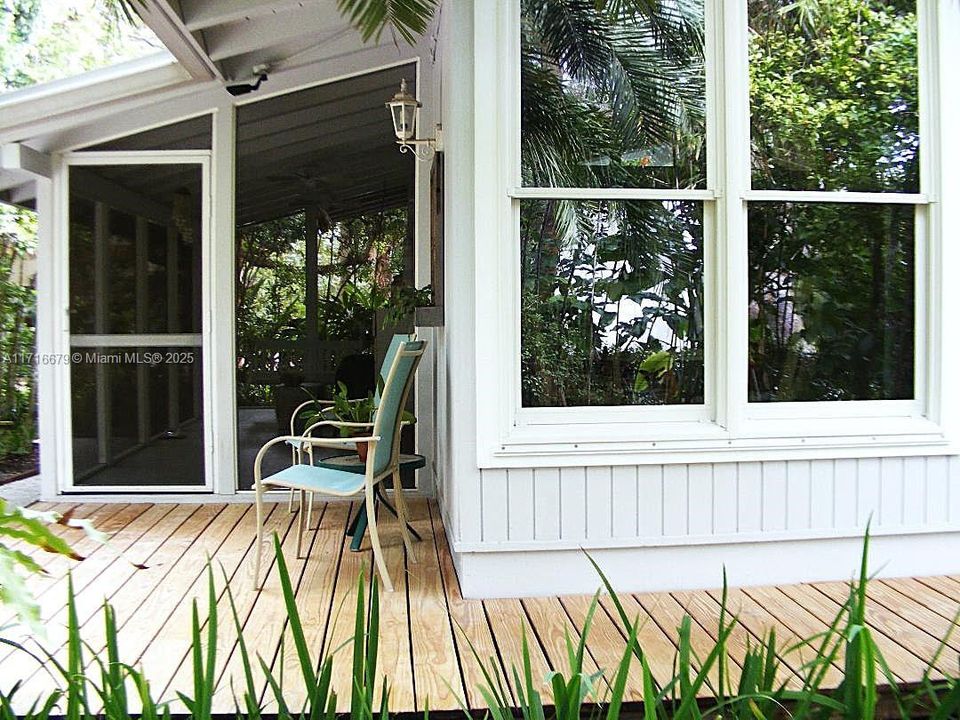 Vendido Recientemente: $599,000 (2 camas, 1 baños, 864 Pies cuadrados)