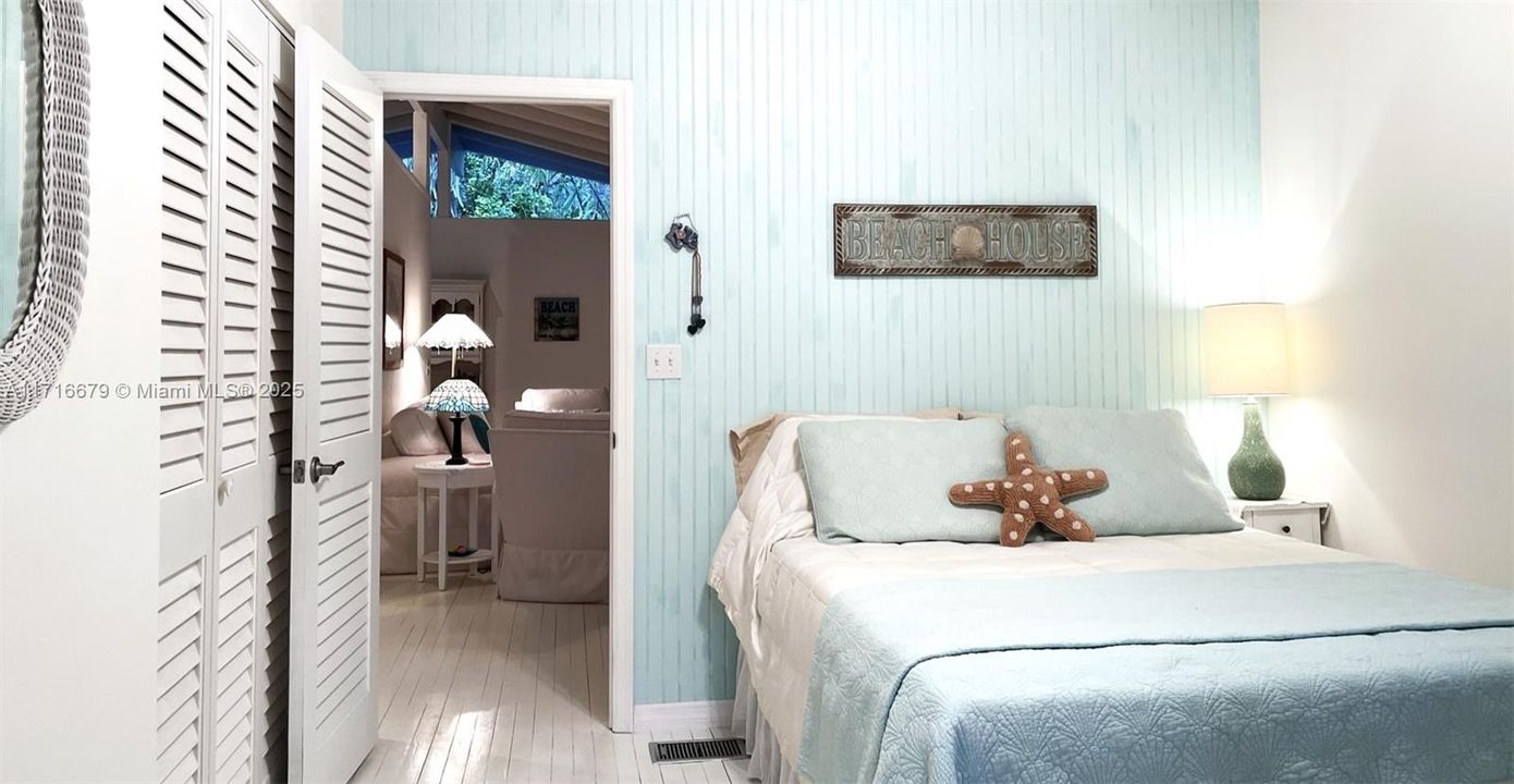 Vendido Recientemente: $599,000 (2 camas, 1 baños, 864 Pies cuadrados)