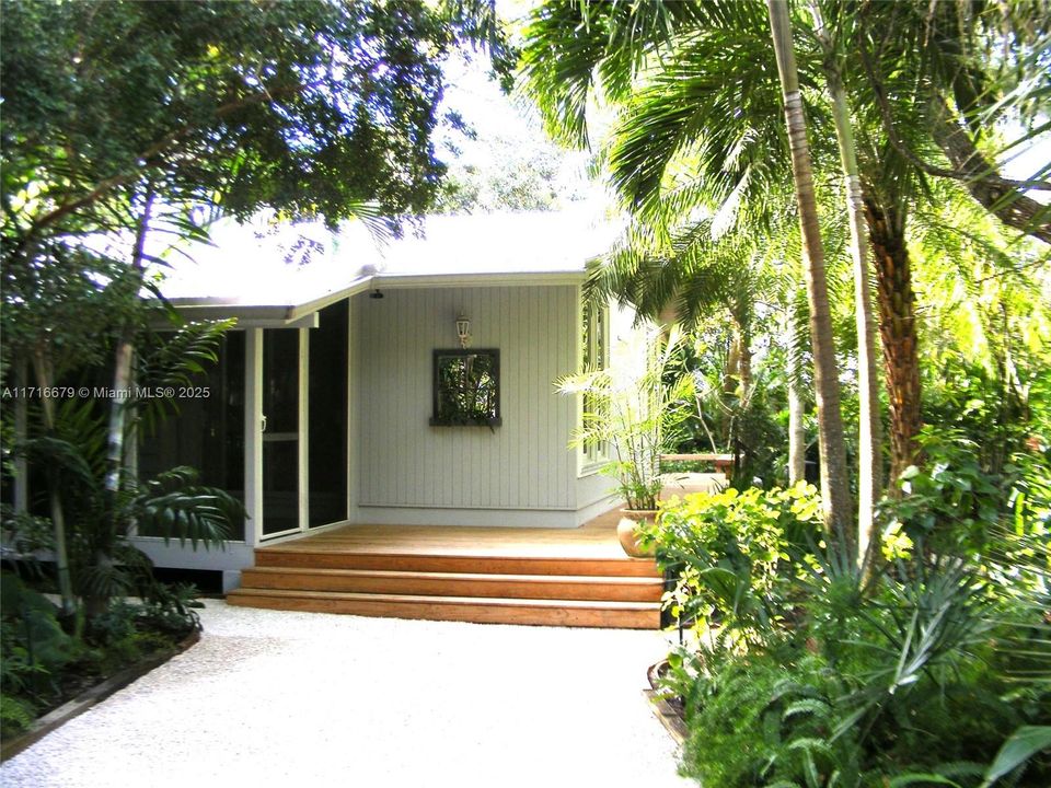 Vendido Recientemente: $599,000 (2 camas, 1 baños, 864 Pies cuadrados)