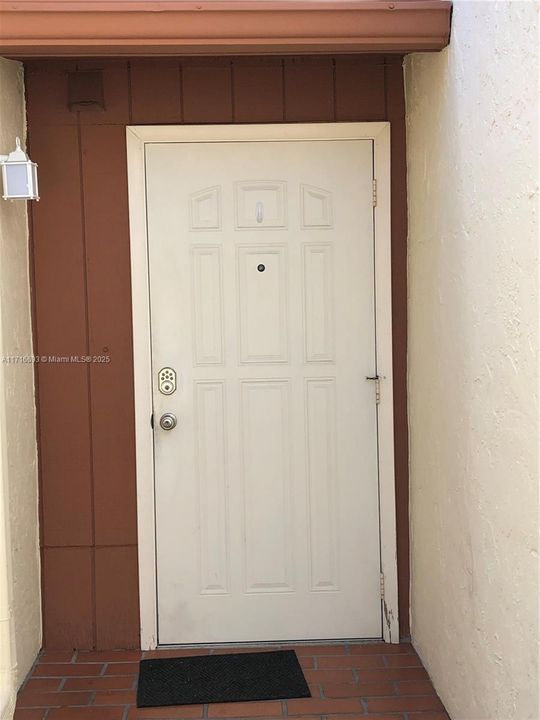 For Rent: $3,200 (3 beds, 2 baths, 1714 Square Feet)