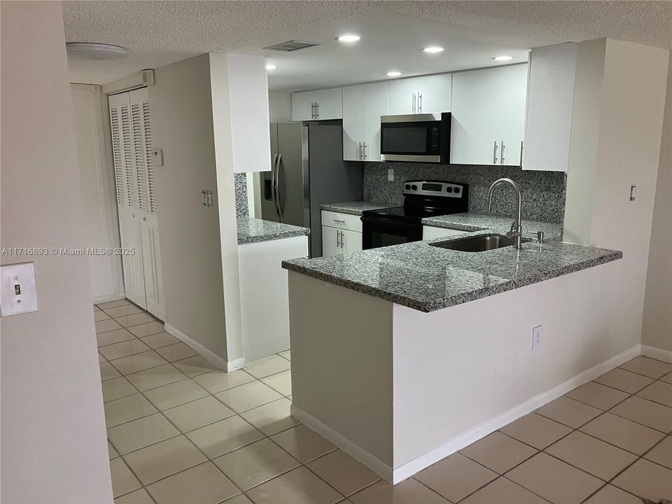 For Rent: $3,200 (3 beds, 2 baths, 1714 Square Feet)