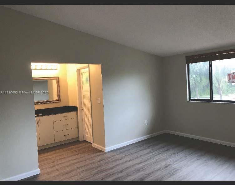 For Rent: $3,200 (3 beds, 2 baths, 1714 Square Feet)