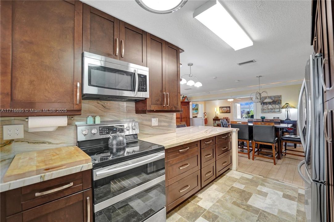 Quartz backsplash to match