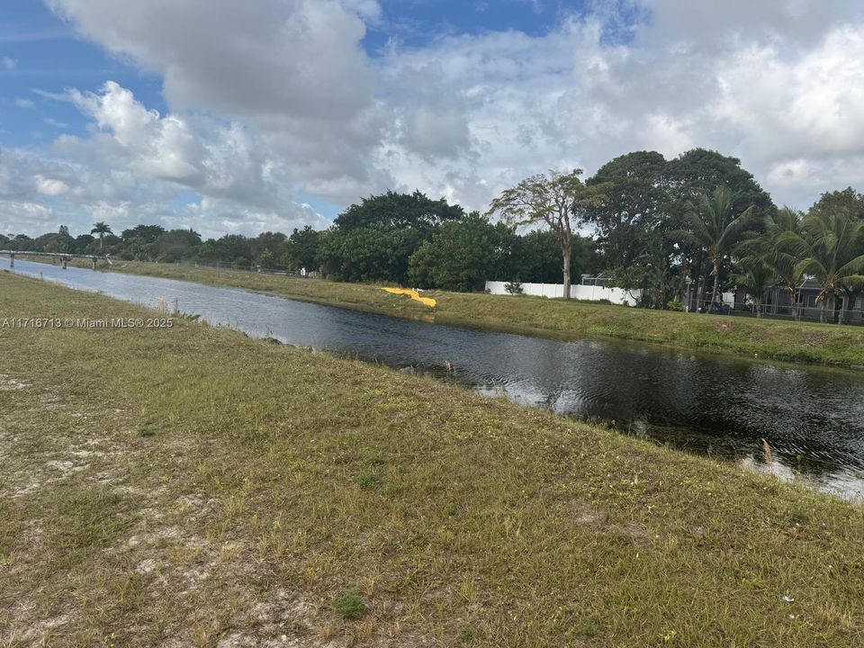 CANAL VIEW