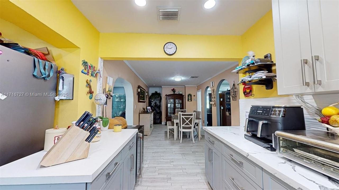 For Sale: $590,000 (4 beds, 2 baths, 1886 Square Feet)