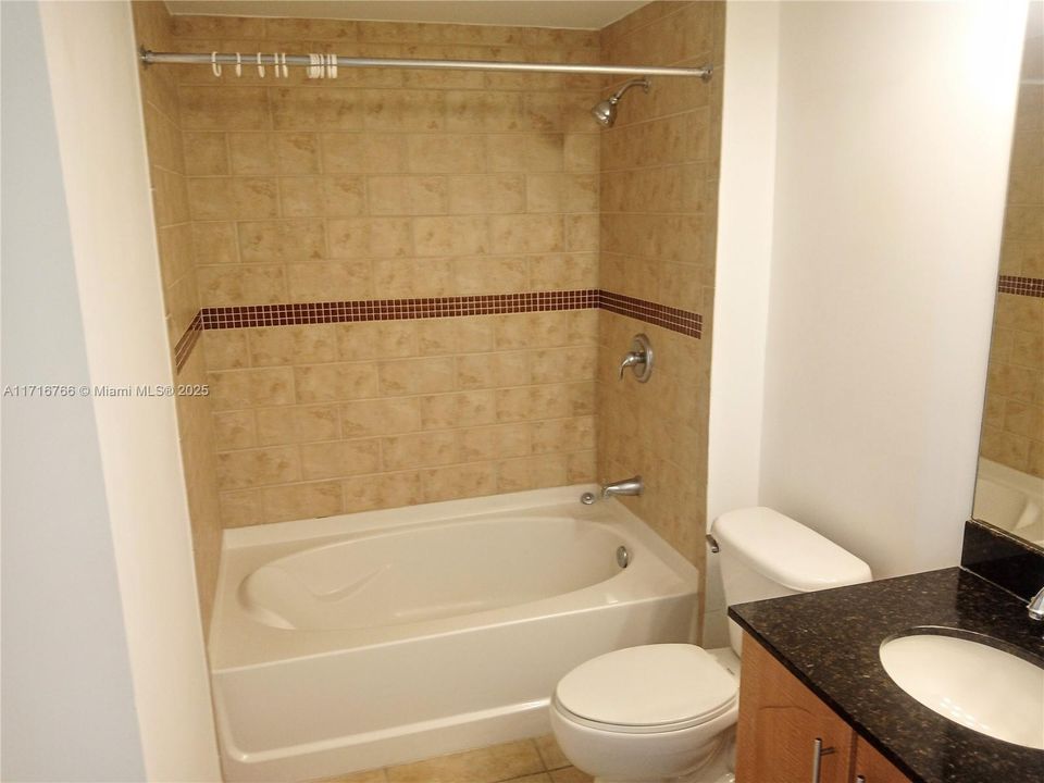 For Rent: $2,500 (1 beds, 1 baths, 777 Square Feet)