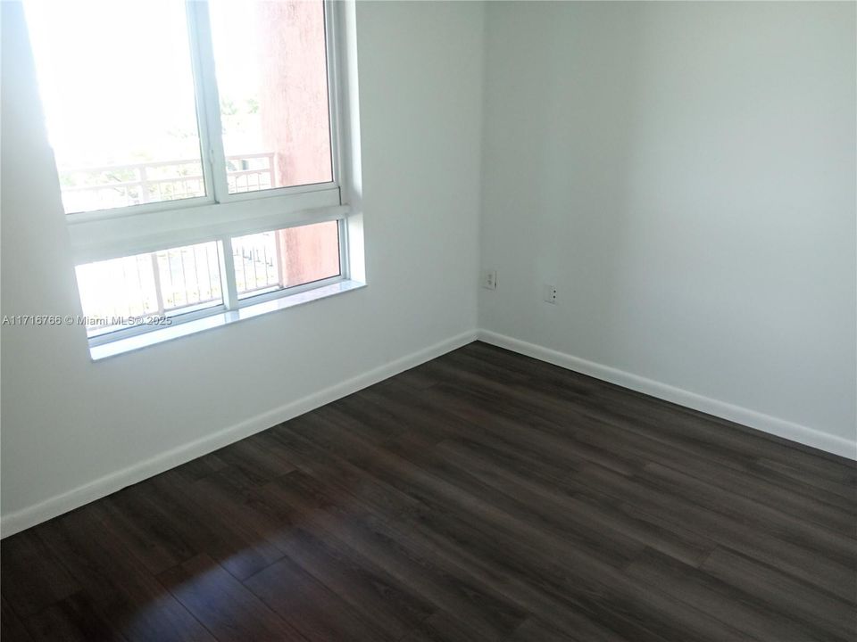 For Rent: $2,500 (1 beds, 1 baths, 777 Square Feet)