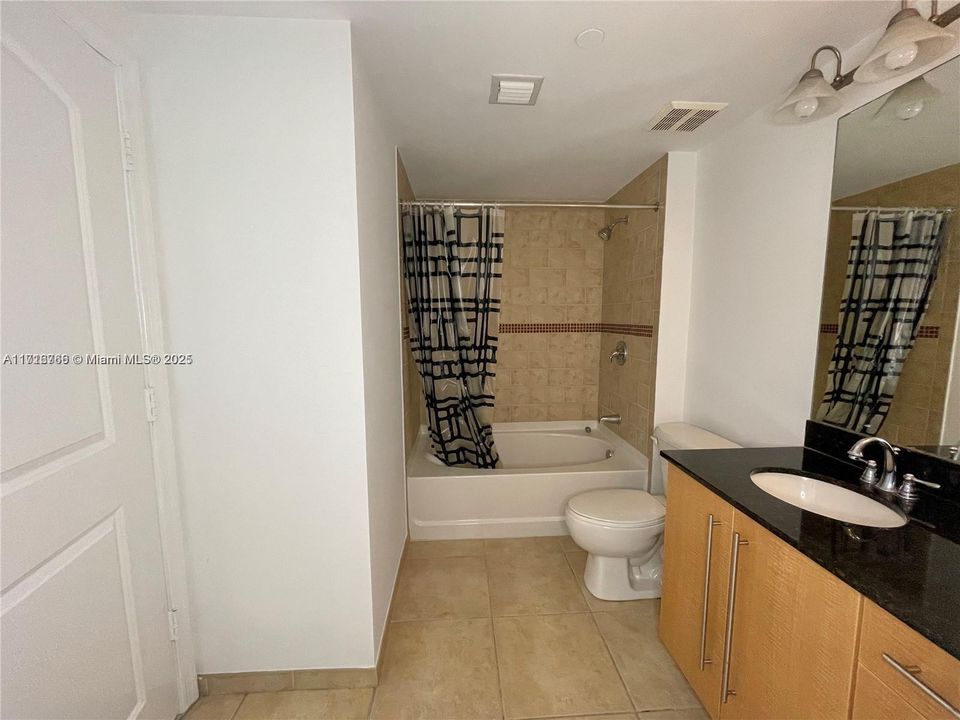 For Rent: $2,500 (1 beds, 1 baths, 777 Square Feet)