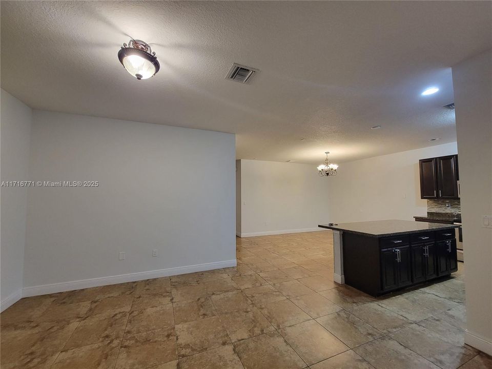 For Rent: $4,500 (3 beds, 2 baths, 1965 Square Feet)