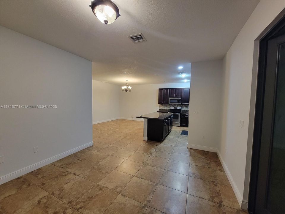 For Rent: $4,500 (3 beds, 2 baths, 1965 Square Feet)