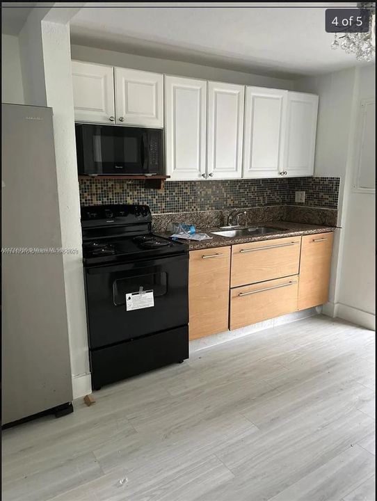 For Rent: $2,500 (2 beds, 1 baths, 2399 Square Feet)