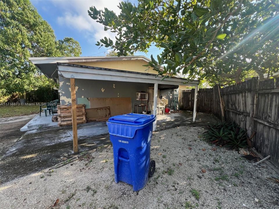 For Sale: $399,000 (3 beds, 2 baths, 1464 Square Feet)