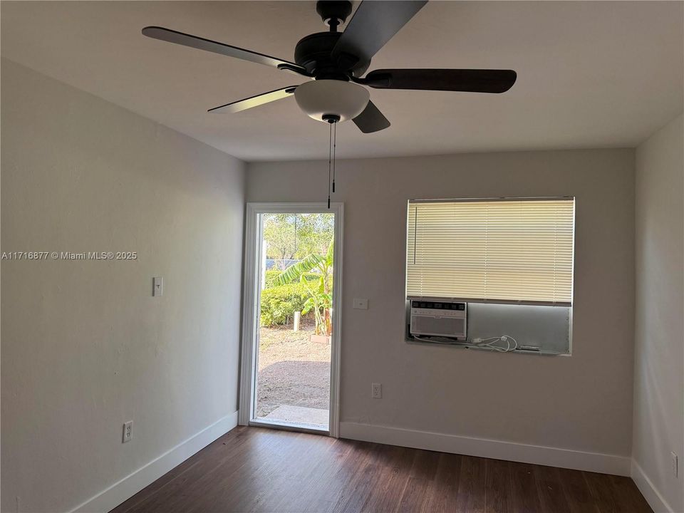 For Rent: $1,700 (2 beds, 1 baths, 5816 Square Feet)