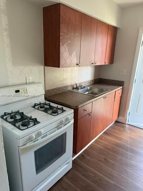 For Rent: $1,700 (2 beds, 1 baths, 5816 Square Feet)