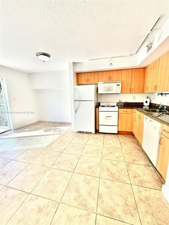 For Rent: $1,950 (1 beds, 1 baths, 498 Square Feet)