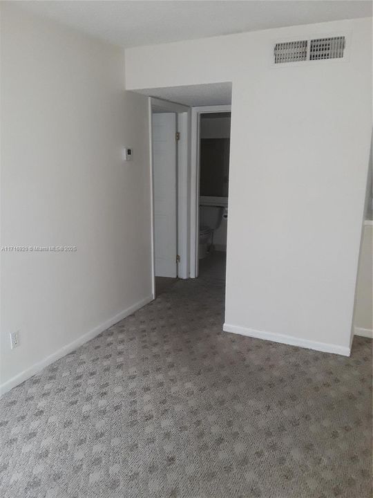 For Rent: $1,750 (1 beds, 1 baths, 650 Square Feet)